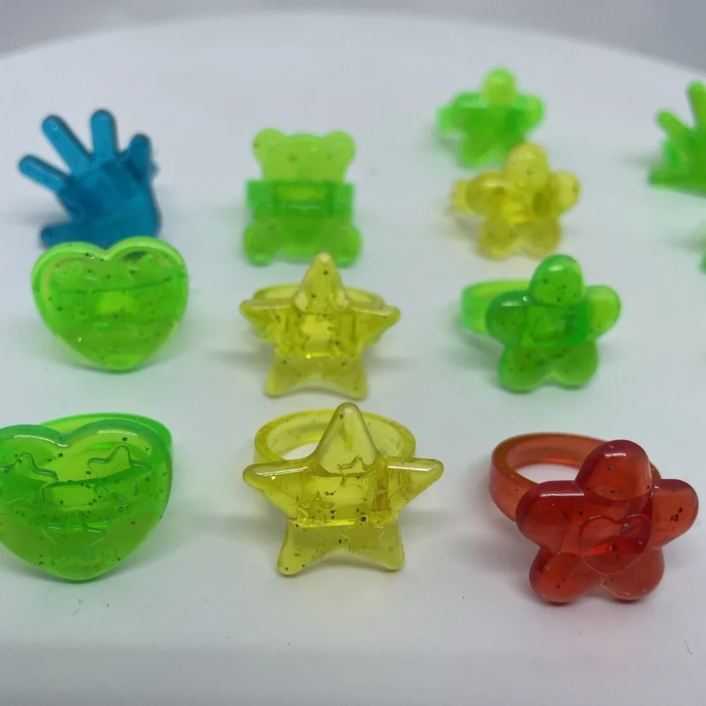 Plastic Rings Party Favors Birthday Gift Bag Lot Of 18 Bears Hearts Flowers Hand